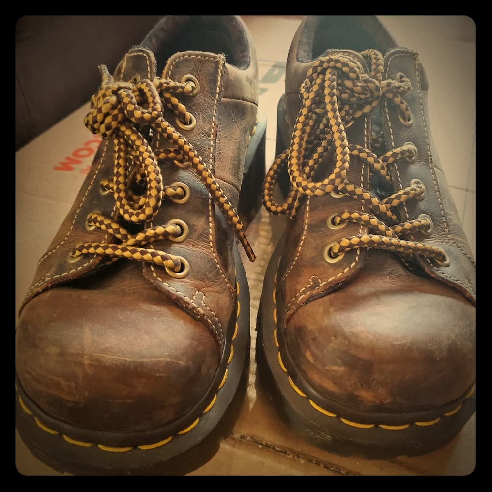 Dr. Martens 8